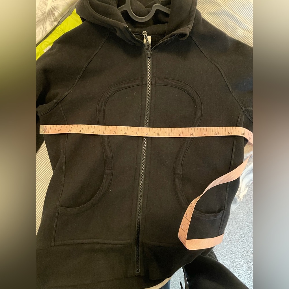 Lululemon women’s Scuba Hoodie Size 8 black - Picture 5 of 6